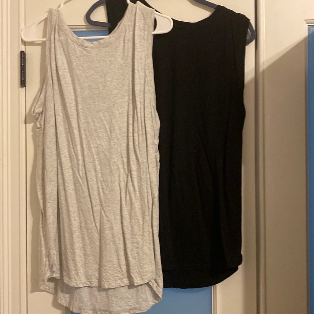 SET, black and white sleeveless shirts